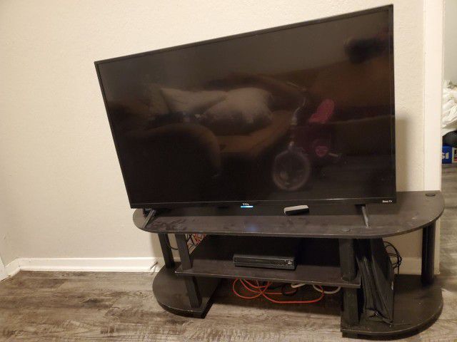 TV 43" 4K HDR And TV Stand