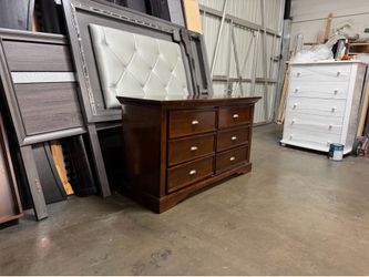 Chest of drawers $160
