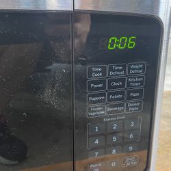 GE Microwave Oven