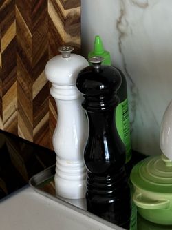 Salt pepper mills le creuset