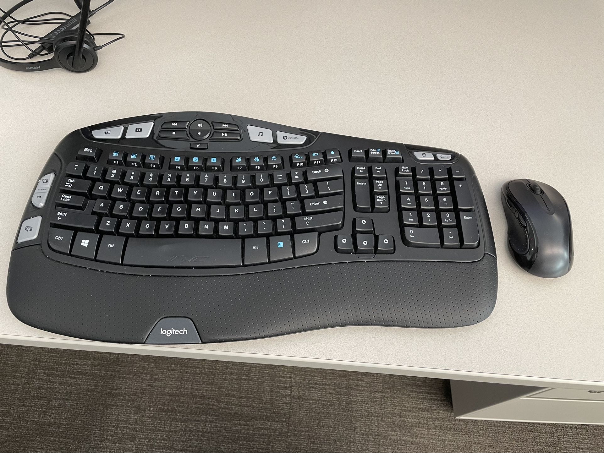 Logitech MK550 Keyboard & M510 Mouse