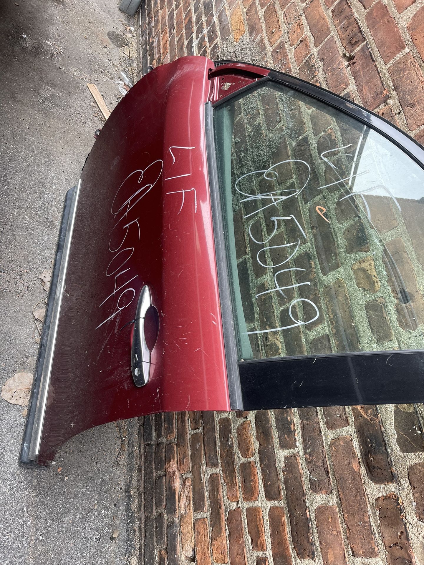 Nissan Pathfinder Driver Door 