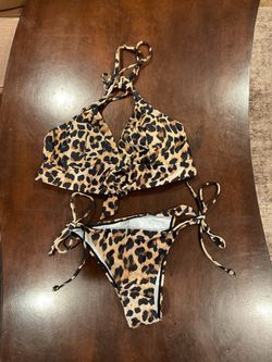 Leopard Print Two-Piece Bikini Set women’s medium