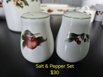 Vintage Cades Cove Apples and Blossoms Salt & Pepper Set