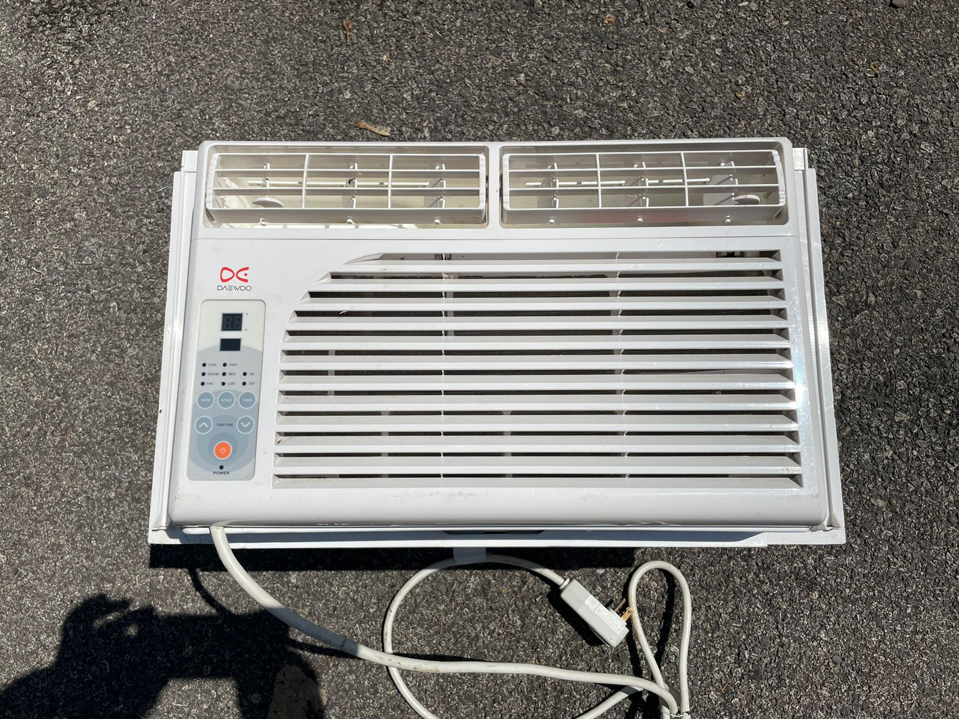 Daewoo DWC-0520RLE 5,300 BTU window air conditioner