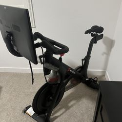 Used 1st Gen Peloton - Charger Missing 