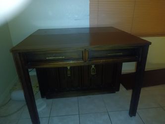 EXPANDABLE BUFFET TABLE