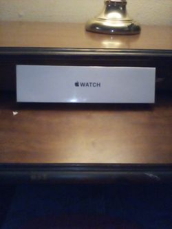 Apple Watch SE 40mm Gold Alu Starlight Sp Band GPS