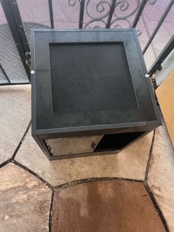 Reptile enclosure