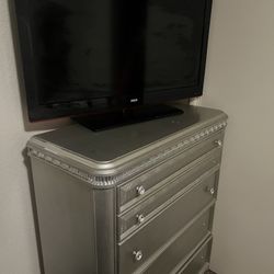 Silver Chest, With Mirror 