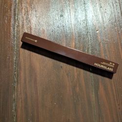 Hourglass Highlighter Brush No. 16