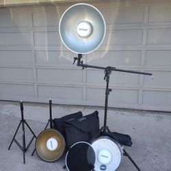 Large Speed light Beauty Dishes and Light Stands