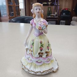  GORGEOUS LOOKING VINTAGE  STATUE PERFECT CONDITION 