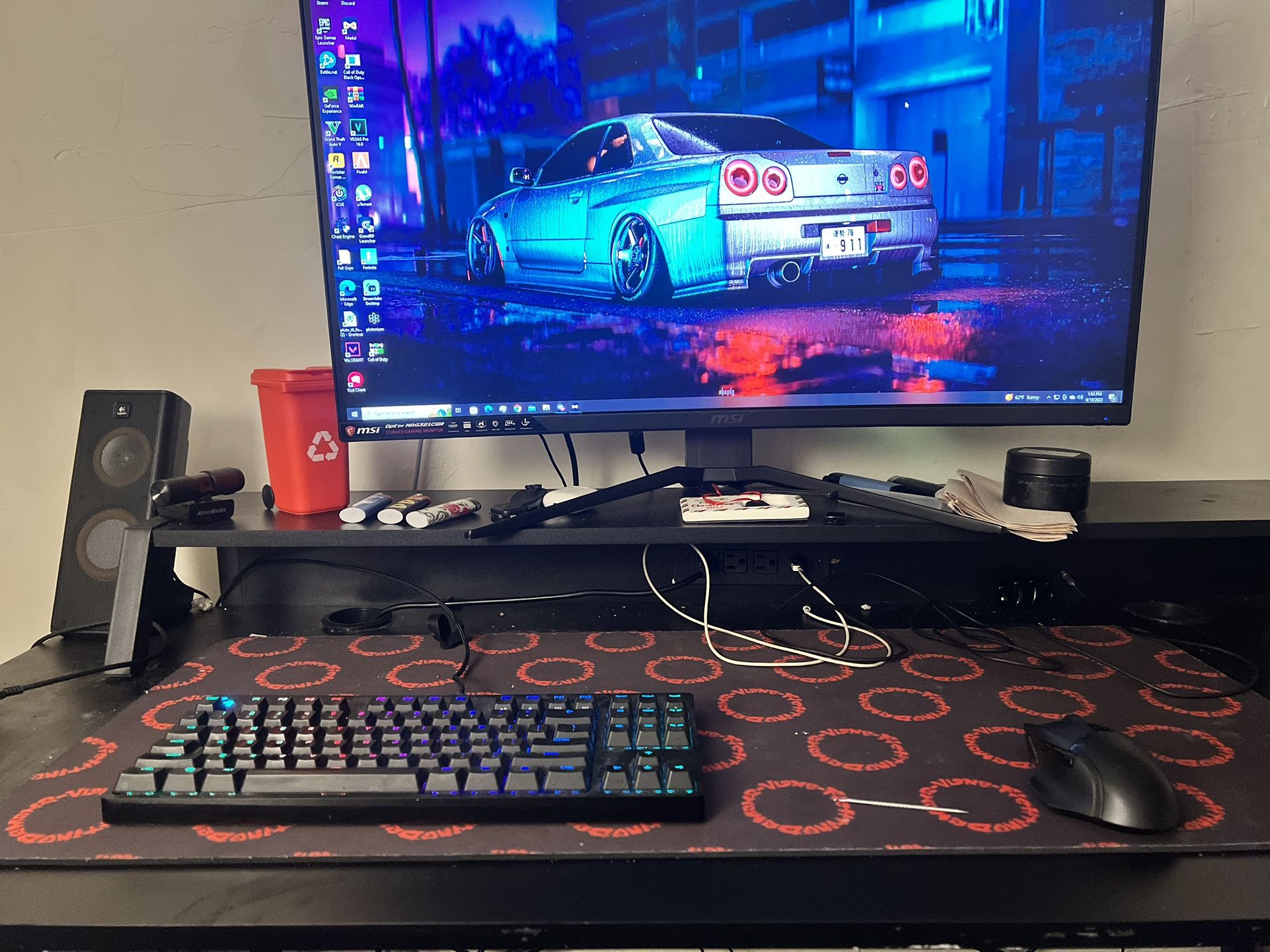 WHOLE ENTIRE PC SET UP EVERYTHING INCLUDED