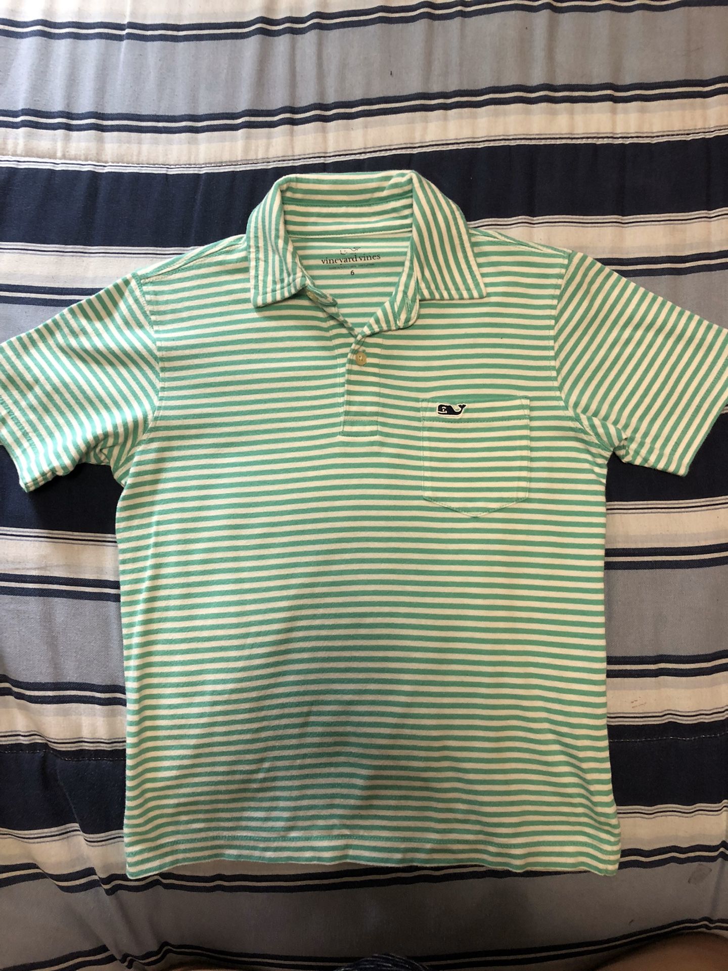 Boys Vineyard Vines Polo T-shirt ( used in good condition)