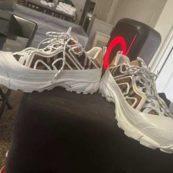 Burberry *size 10*