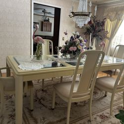 Formal dining room table 150$