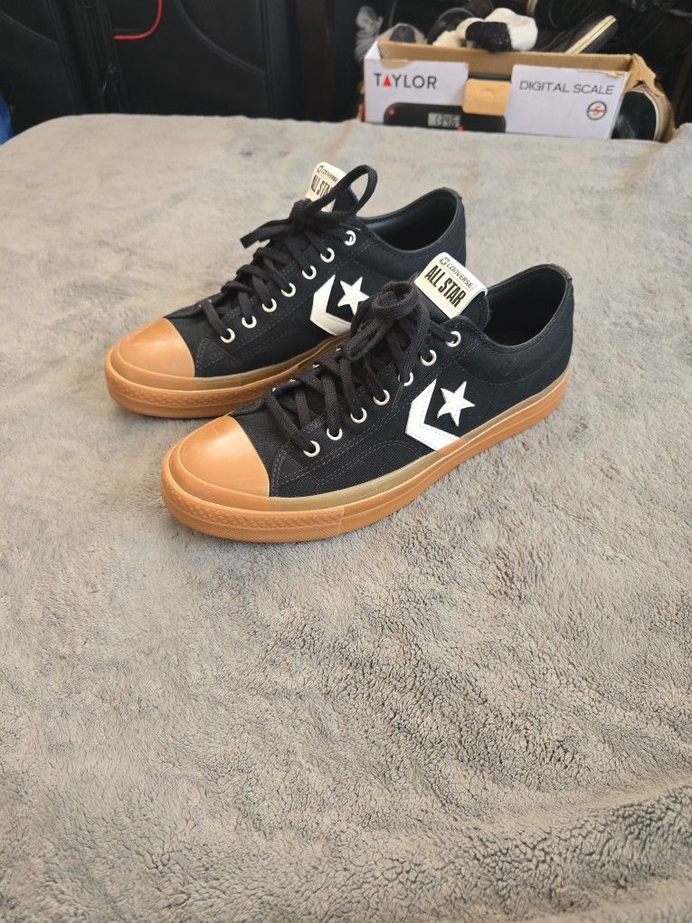 Converse Black/White