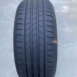 1 Bridgestone tire 225/50/18 90%