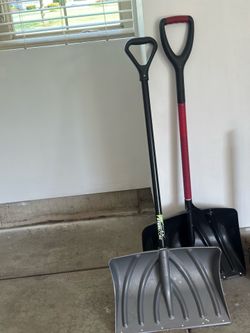 Snow shovel