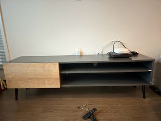 TV stand- fits up to 75 inches