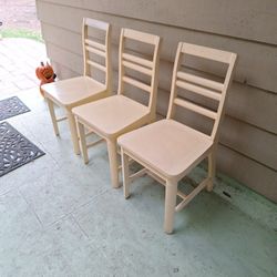 3 Solid Wood Kitchen Chairs (  Pale Yellow) 