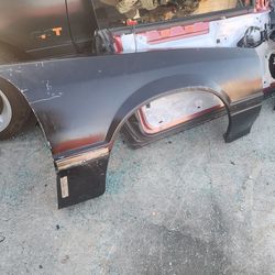 MUSTANG 5.0 GT passenger fender 87-90