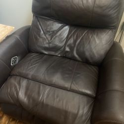 Power Recliner from Cardis