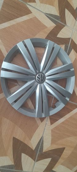 OEM 2015-2018 Volkswagen VW Jetta 16" Hubcap Wheel Cover

