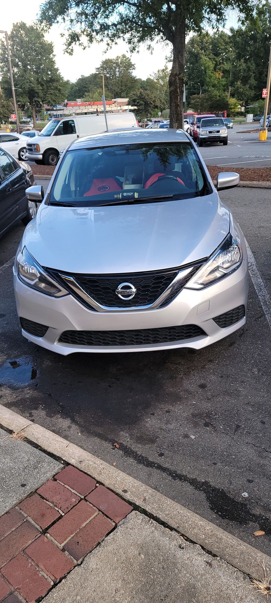 2016 nissan sentra, 4 cylinders, in perfect condition 95k miles with inspection until September 2022