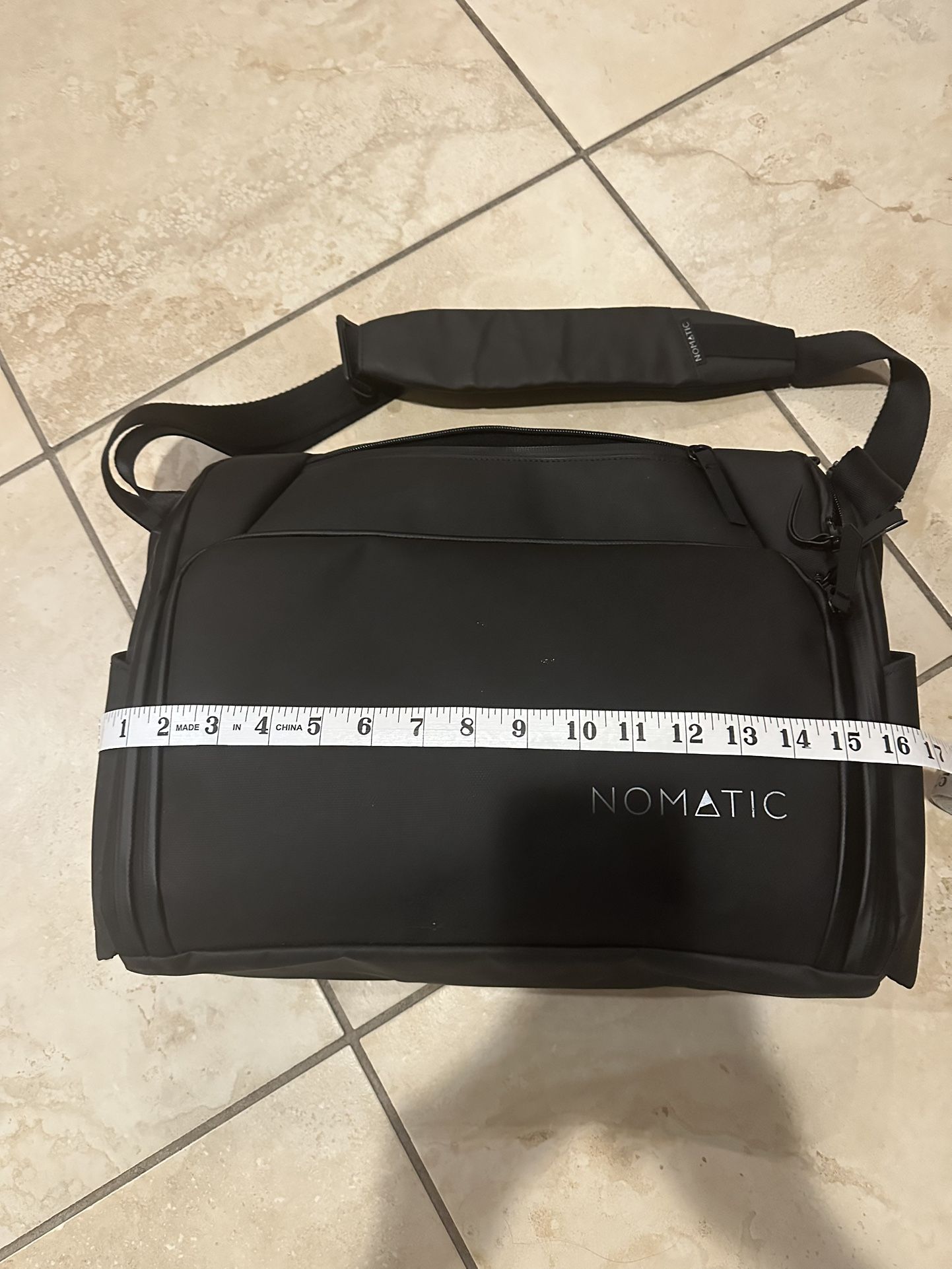 Nomatic Messenger Laptop Bag