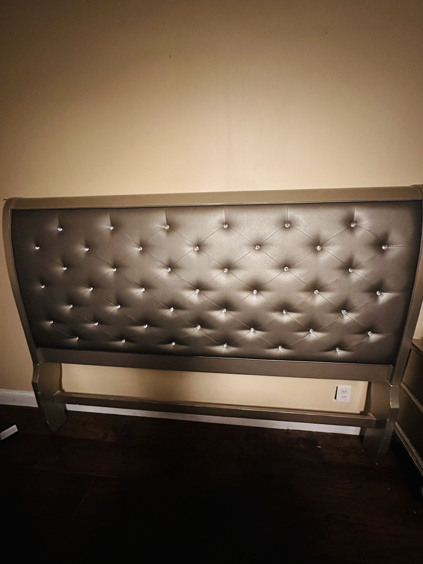 Bedroom set