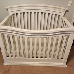 Baby Crib With Mattress 