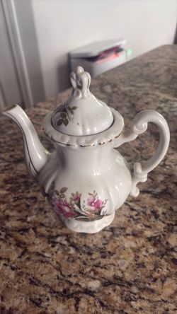 Vintage rose tea pot