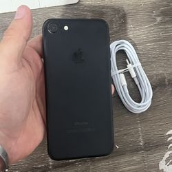 Apple iPhone 7 32GB Unlocked 