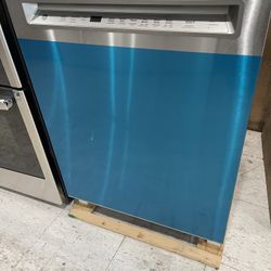 GE STAINLESS STEEL BUILT IN DISHWASHER WITH STAINLESS STEEL TUB NEW/SCRATCH/DENT-$400 
