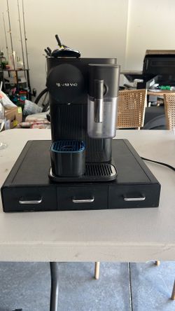 DēLonghi Nespresso Machine