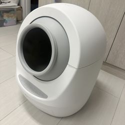 Leo's Loo Automatic Cat Litter - Like New