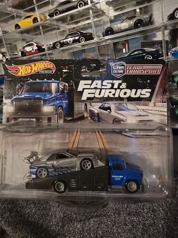 Hot Wheels Skyline Hauler