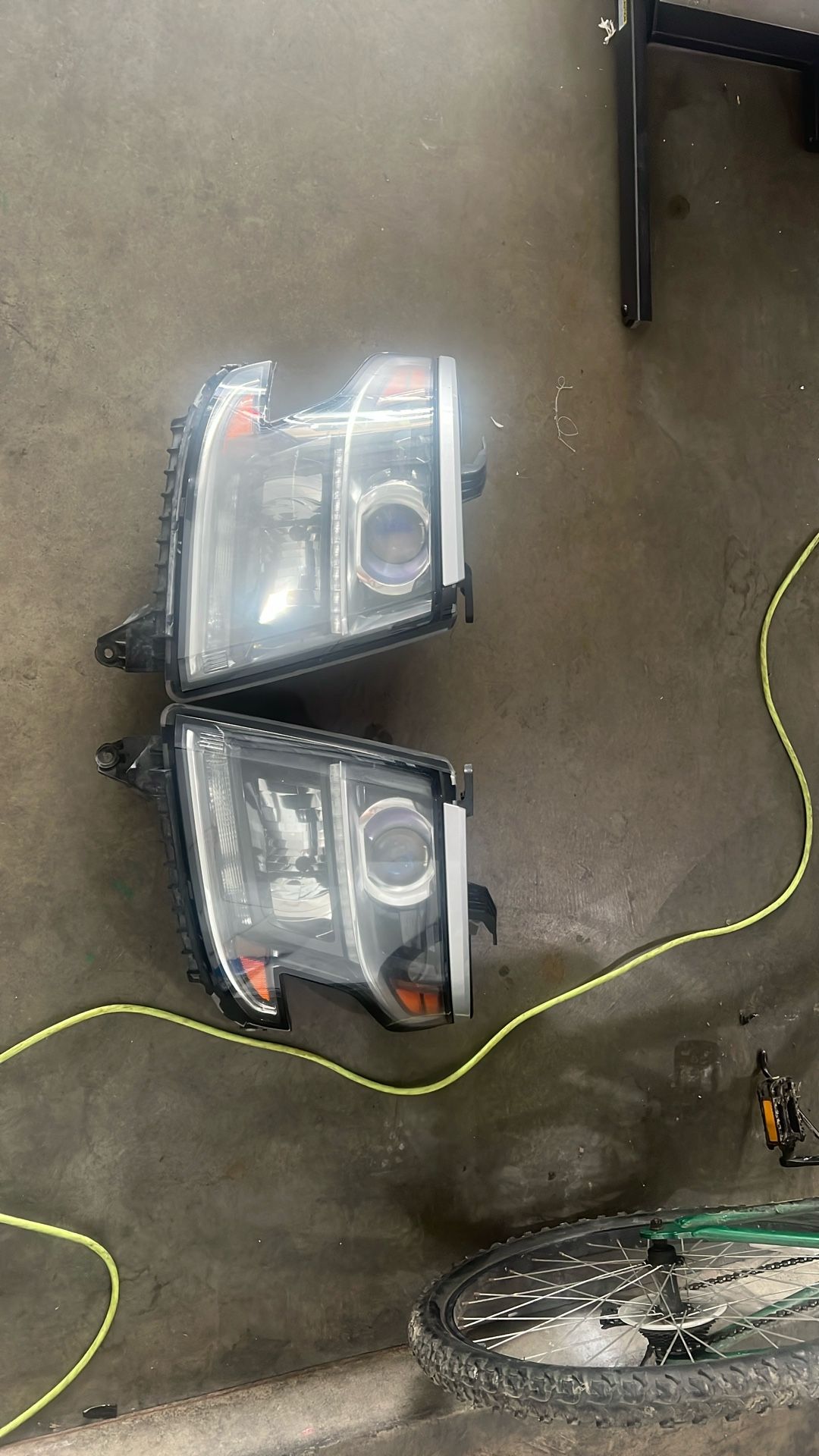 Tahoe 2015 Headlights