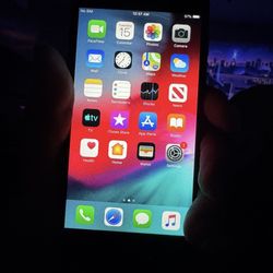 Iphone 8 plus large screen last model w/button ATT / cricket clean imei 