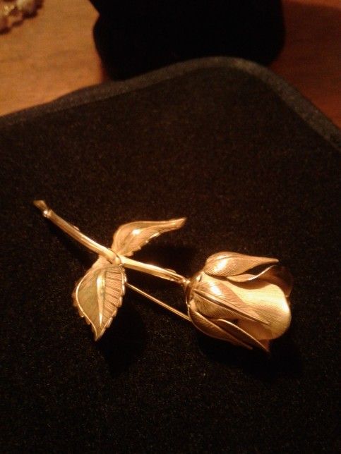 GIOVANNI ROSE PIN, Signed
