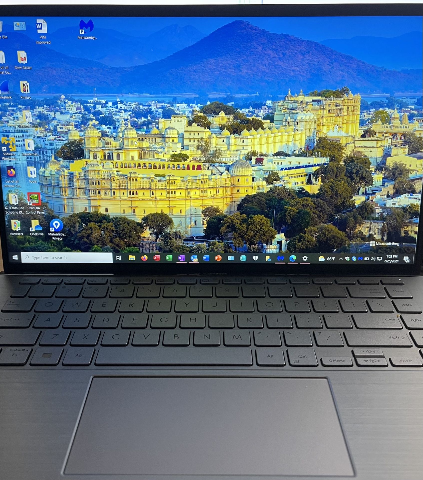 14 Inch ASUS Zenbook Laptop