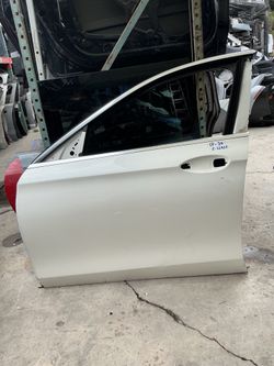 2017 - 2020 MERCEDES E-CLASS - FRONT DRIVERS DOOR OEM