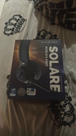 Blue Tiger Solare Solar-Powered Headphones