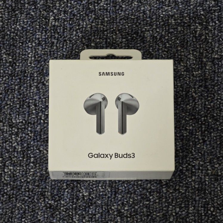 Samsung Buds 3 + Portective Clear Case.