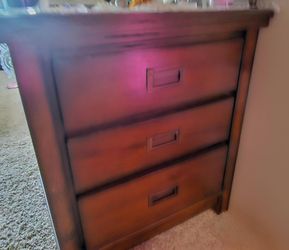 3 Drawer Table