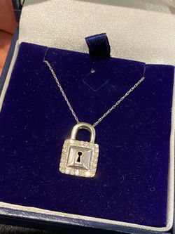 10K GOLD DIAMOND LOCK NECKLACE