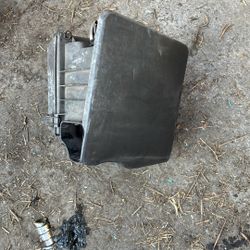 2002 Bmw 330 E46 Air Cleaner Box 