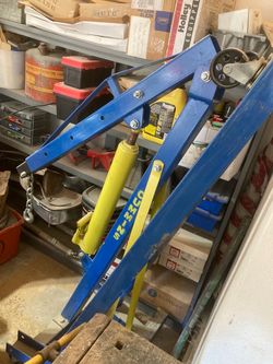 Cummins 2-Ton Folding Engine Hoist / Cherry Picker, Like New. Lightly used Cummins Tools